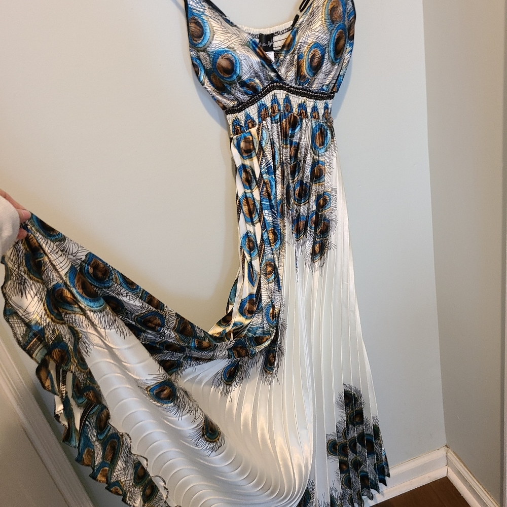 NWT Women's One Size Peacock 🦚 Feather Dress